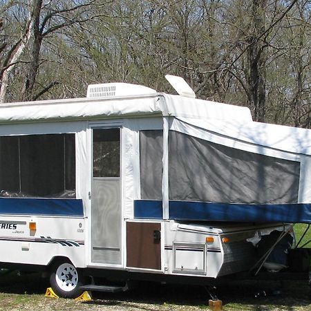 Private Rv Hotel Хартфорд Екстериор снимка